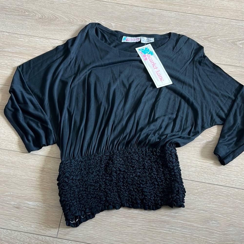 NWT Scarlet Lane Small Black Top